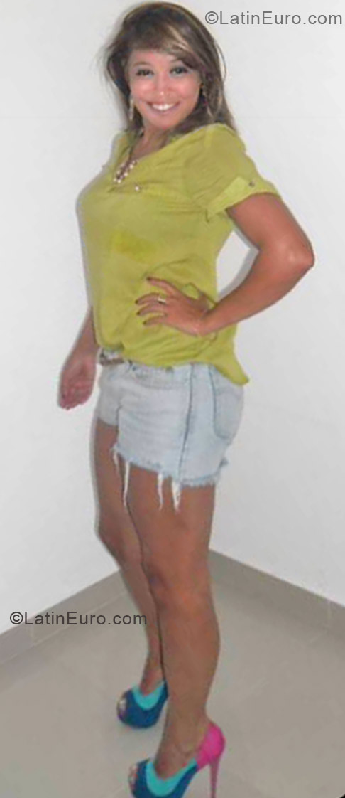 Date this sultry Brazil girl Rosana from Sao Jose Dos Campos BR7181