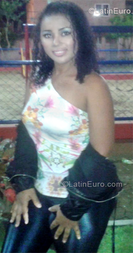 Date this beautiful Brazil girl Graziane from villa Velha BR7201