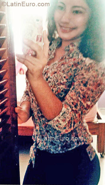 Date this pretty Mexico girl Leslie from Poza Rica MX766