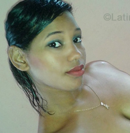 Date this hard body Brazil girl Aline from Salvador BR7265