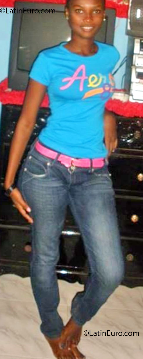 Date this delightful Jamaica girl Anikie from Spanish Town JM904