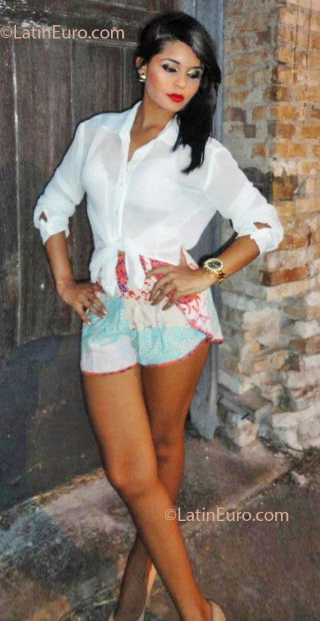 Date this beautiful Brazil girl Juliana from Salvador BR7505