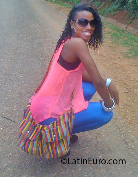 Date this happy Jamaica girl Azzania from Kingston JM941