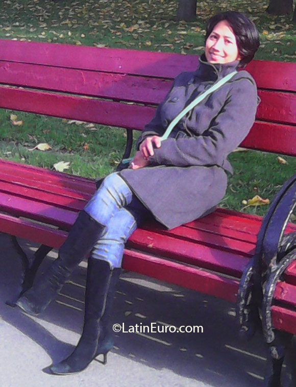 Date this attractive Russia girl Maricel from Moscow PH538