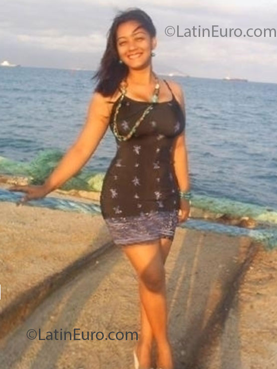 Date this pretty Dominican Republic girl Digna from Barahona DO22187
