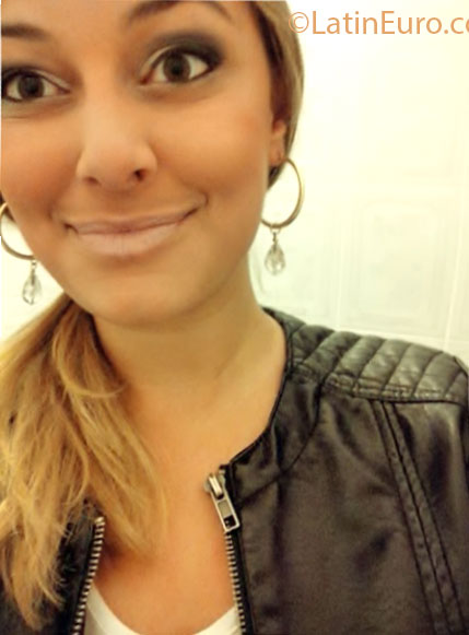 Date this pretty Brazil girl Claudia from Indaiatuba BR7469