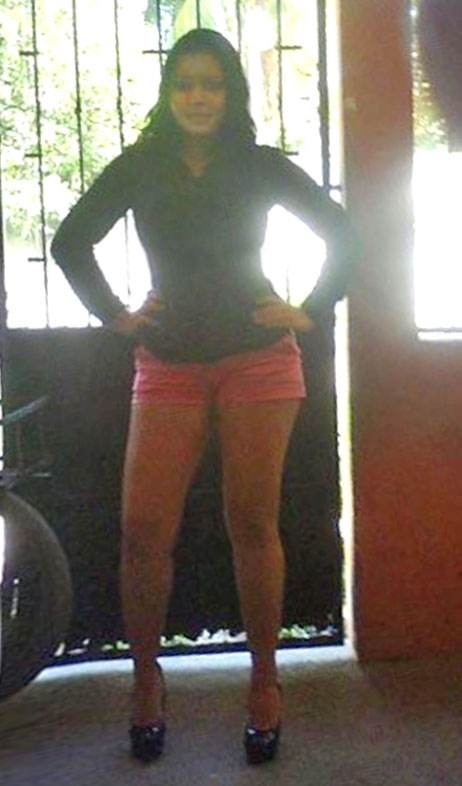 Date this foxy Honduras girl Esmeralda Villa from San Pedro Sula HN801