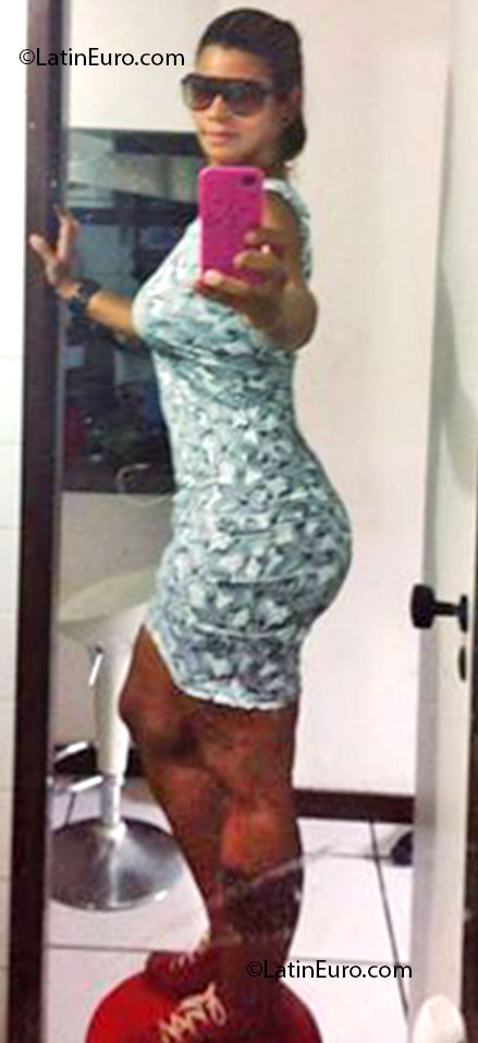 Date this delightful Brazil girl Maihira from Salvador BR7490