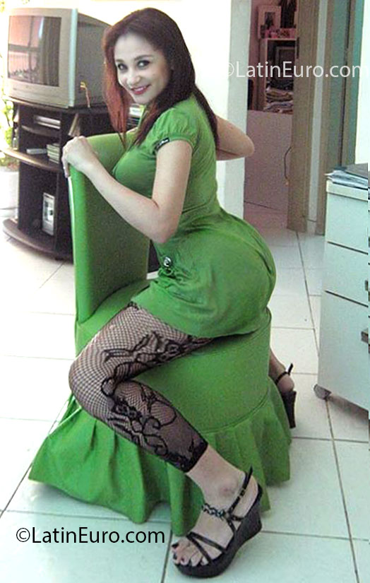 Date this good-looking Brazil girl Tatyane from Rio De Janeiro BR7510