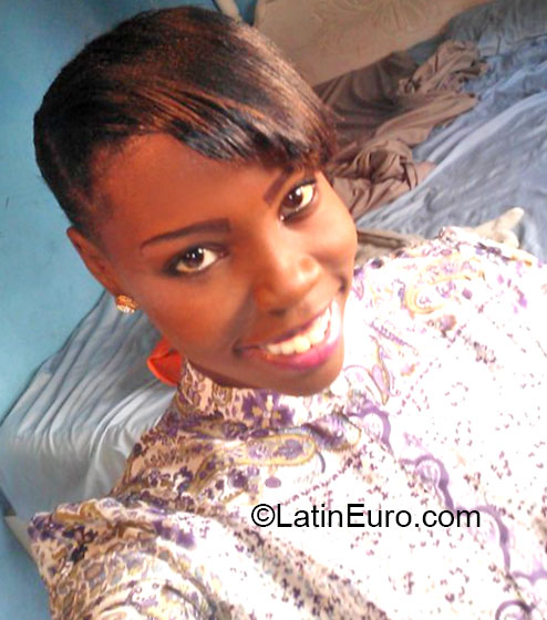 Date this delightful Jamaica girl Dedra from Kingston JM1081