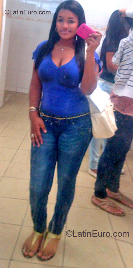 Date this sultry Panama girl Shantal from Panama City PA341