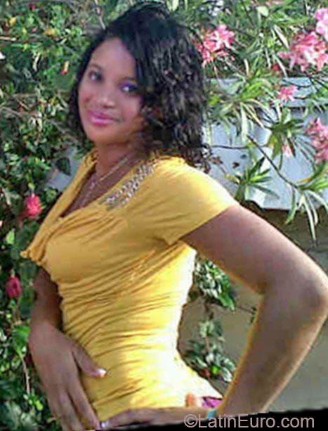 Date this fun Jamaica girl Natalee from Manchester JM1108