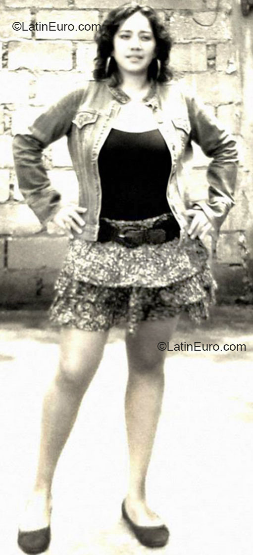 Date this happy Mexico girl Rubi from Valle de Bravo MX1000