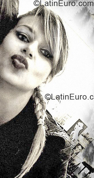 Date this good-looking Brazil girl Erica from Sao Paulo BR7716