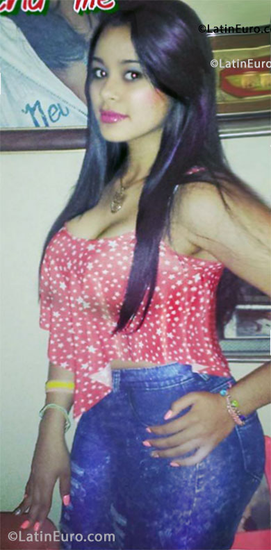 Date this good-looking Dominican Republic girl Yenice from Santiago DO25968
