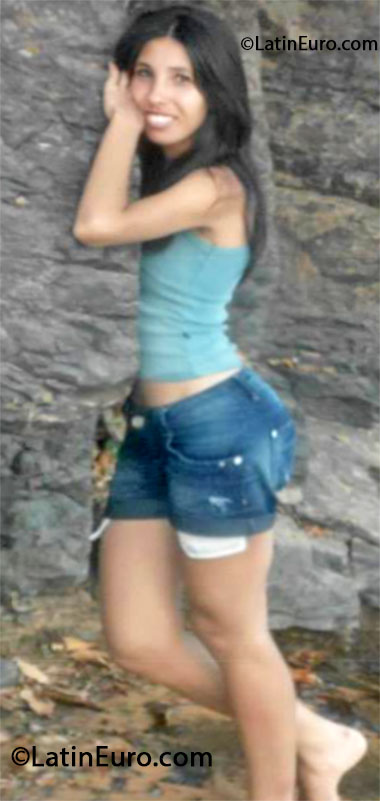 Date this voluptuous Brazil girl Adriana from Goiania BR7795