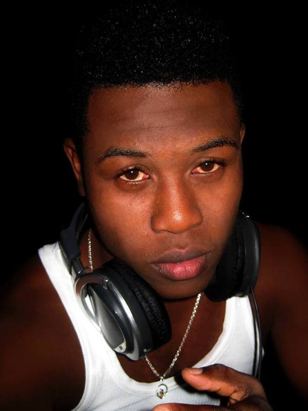 Date this hard body Dominican Republic man Kender from Santo Domingo DO15786