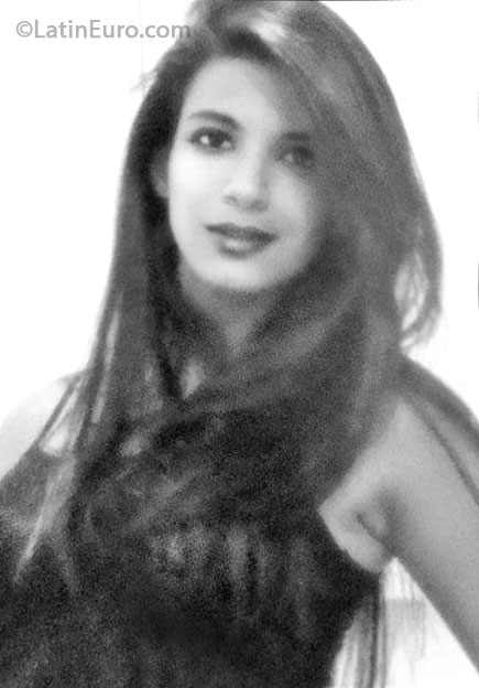 Date this nice looking Brazil girl Ninha Viana from Ibitira BR7840