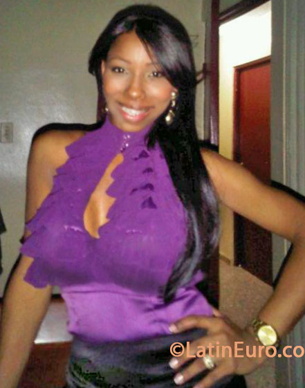 Date this lovely Dominican Republic girl Verenice from Santo Domingo DO23657