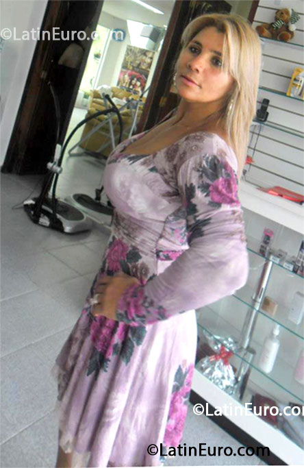 Date this pretty Brazil girl Cleuza from Curitiba BR7911