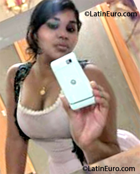 Date this voluptuous Brazil girl Daniela from Belem BR7927