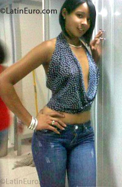 Date this charming Dominican Republic girl Suleidy from Santiago DO32784