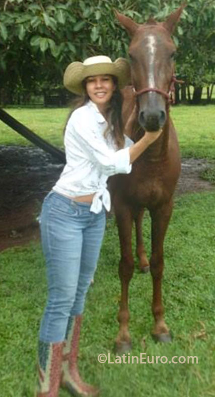 Date this tall Brazil girl Glaucia from Rio Branco BR7955