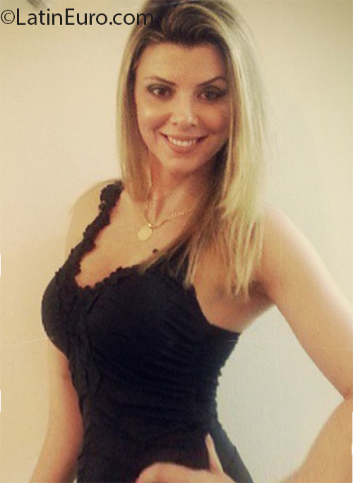 Date this hot Brazil girl Alexandra from Manaus BR8083