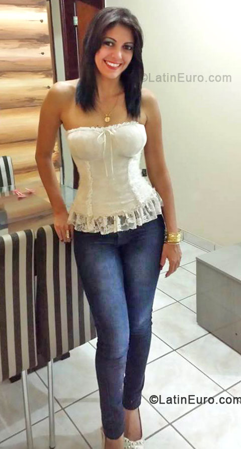 Date this stunning Brazil girl Rosemary from Uberlandia BR8124