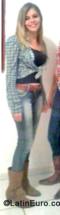 Date this young Brazil girl Syndi from Luis Antonio BR8154