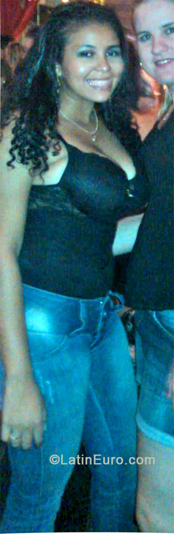 Date this foxy Brazil girl Flavia from Cuiaba BR8155