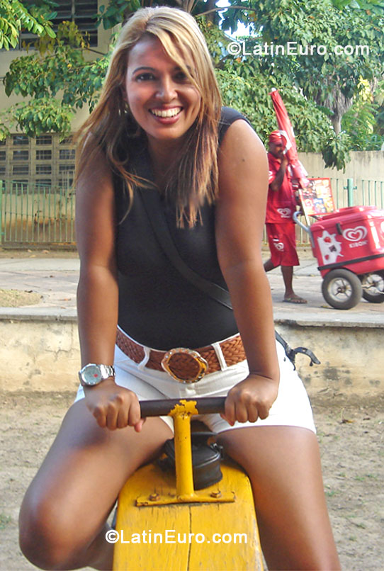 Date this cute Brazil girl Chelin from Recife BR8159