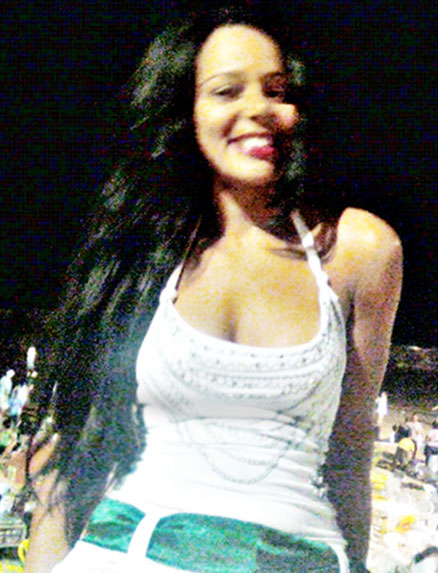 Date this sensual Brazil girl Aide from Salvador BR8162