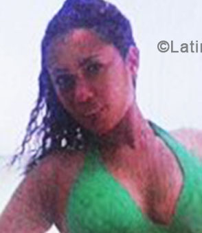 Date this nice looking Dominican Republic girl Miss golden from Santo Domingo DO56179