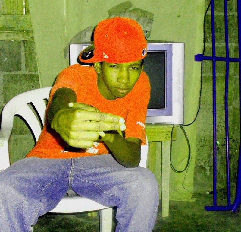 Date this athletic Dominican Republic man Carlos from Santiago DO17449