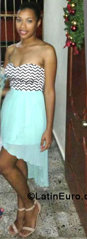 Date this sensual Dominican Republic girl Griselle from Santo Domingo DO33199