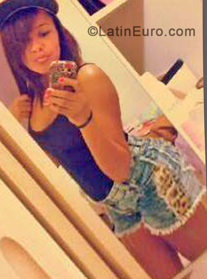 Date this tall Brazil girl Karla from Uba BR8227