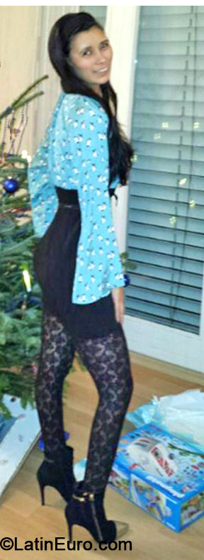 Date this sultry Spain girl Regina from Madrid BR8275