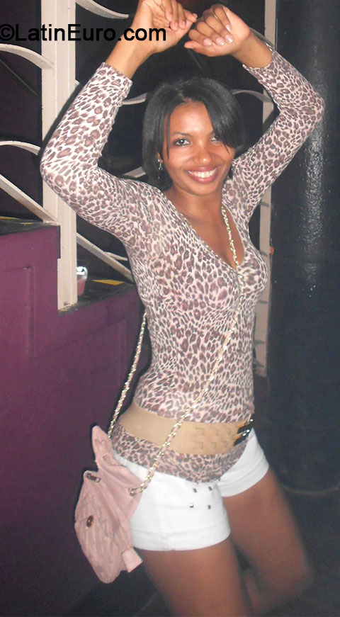 Date this fun Brazil girl Fernanda from Belo Horizonte BR8297