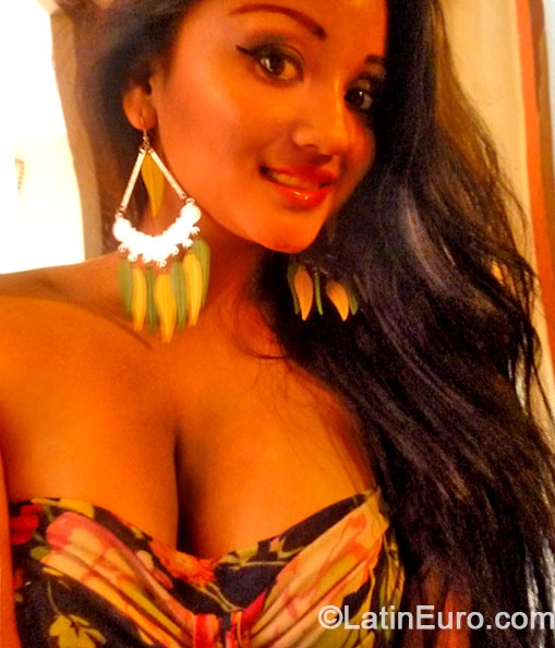 Date this tall Peru girl Luisa from Lima PE862