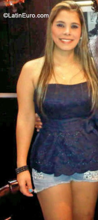 Date this sensual Venezuela girl Alejandra from Guayana region VE117