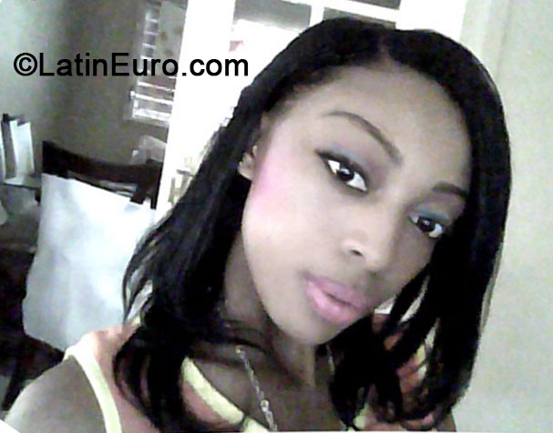 Date this tall Jamaica girl Paris from Kingston JM1461