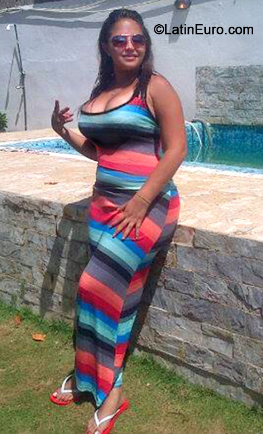 Date this stunning Venezuela girl Yobar from Caracas VE125