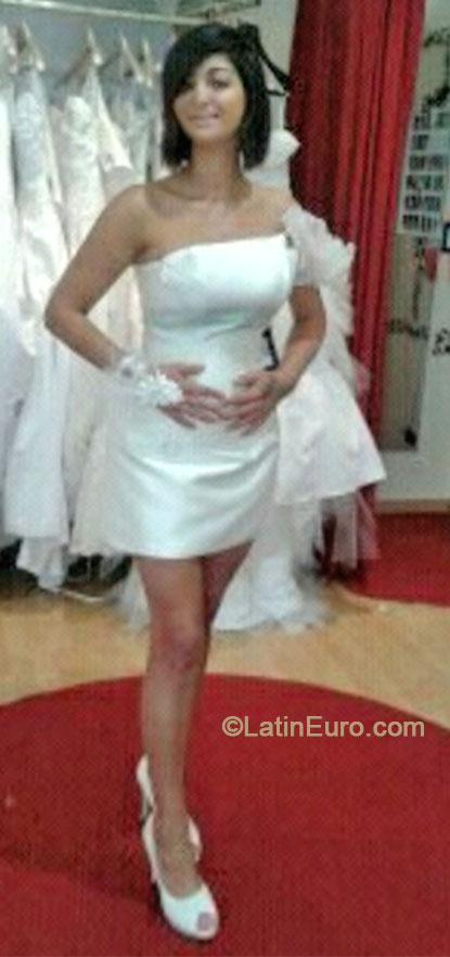 Date this stunning France girl Sms from Grenoble FR228