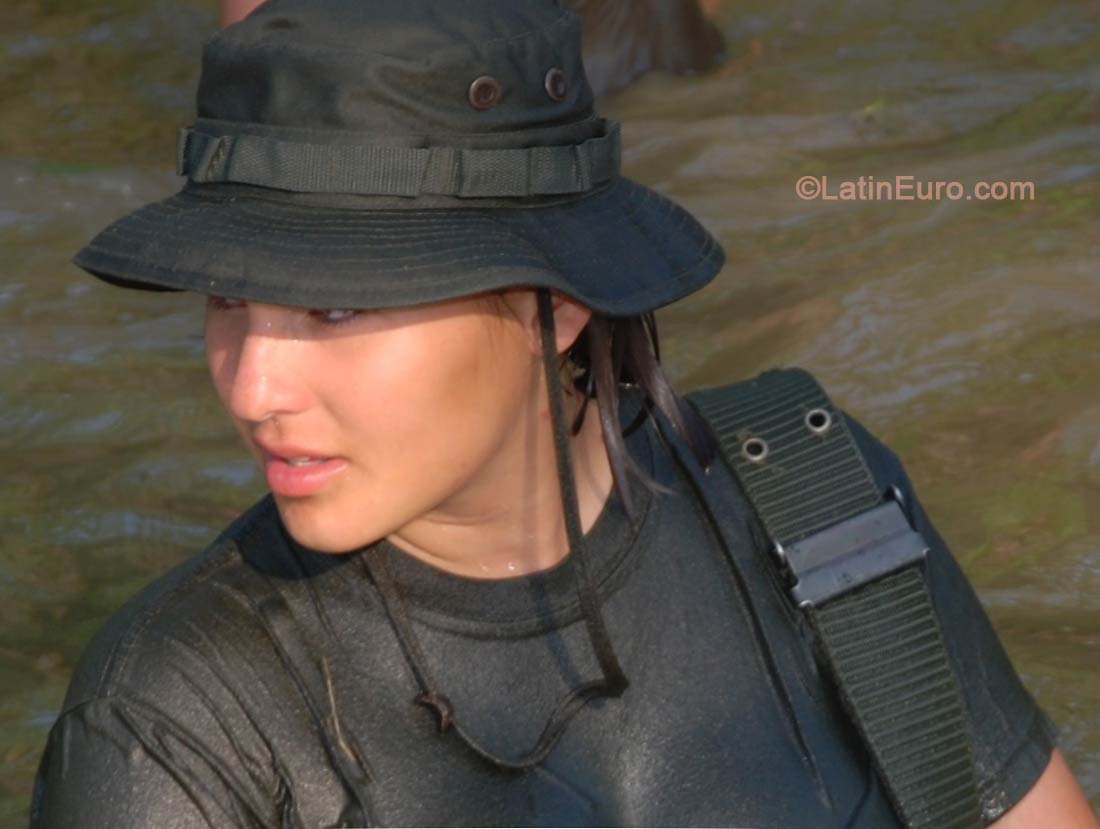 Date this lovely Venezuela girl Yulimar from San Cristobal VE139