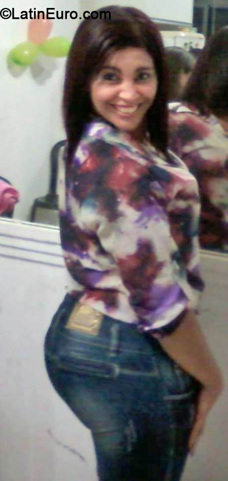 Date this hot Brazil girl Sidnia from Belo Horizonte BR8623