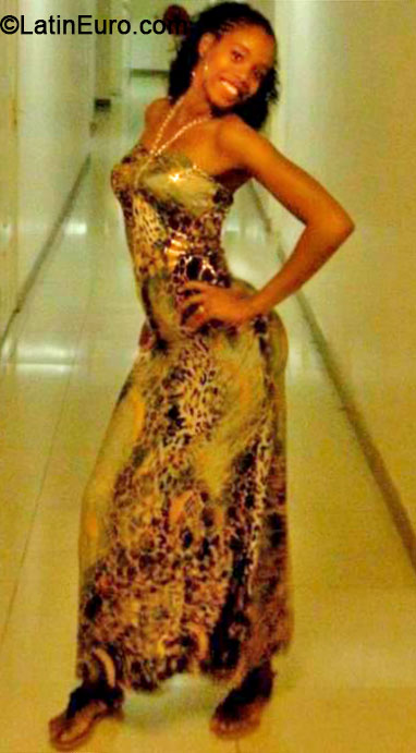 Date this voluptuous Jamaica girl Cynete from Kingston JM1604