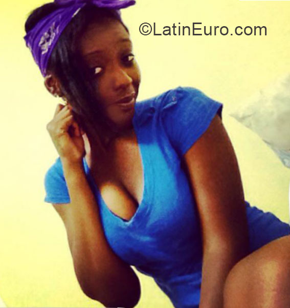 Date this young Jamaica girl Lesa from Kingston JM1627