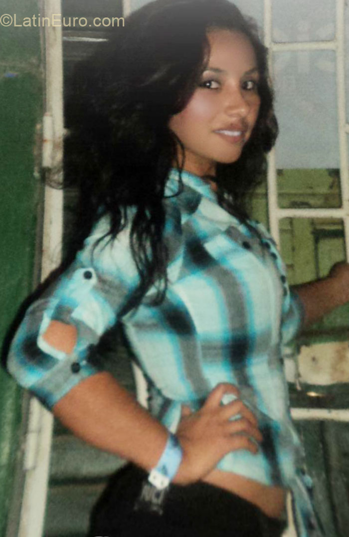 Date this pretty Peru girl Karina from Trujillo PE963