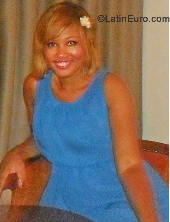 Date this stunning Malta girl Fernanda from Malta MT4